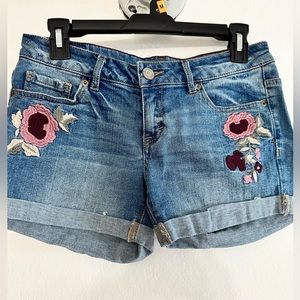 Aeropostale midi short blue jean with woven flowers size 4